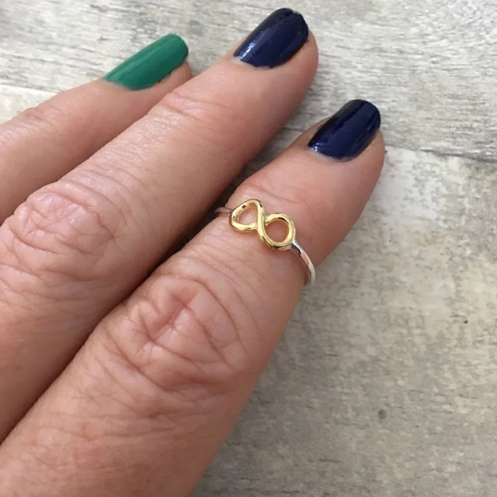 Infinity sterling silver golf toe/midi ring